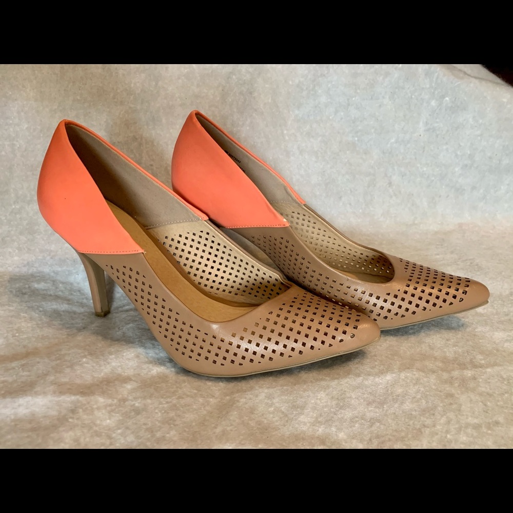 💎New Beautiful Pastel and Tan Heels 👠